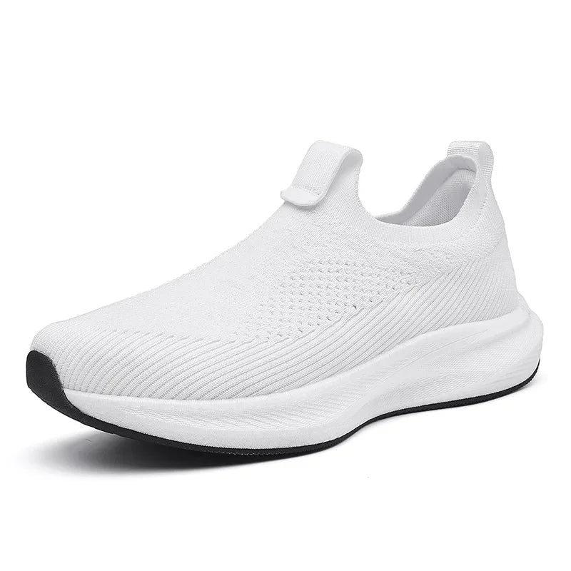 Men's wide-toe running shoes suitable for outdoor use, made of breathable mesh with a non-slip rubber sole, comfortable for both men and women.
