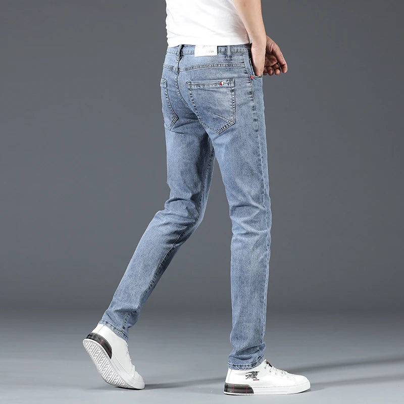 New men's slim-fit cotton jeans,

بنطلون جينز رجالي جديد مصنوع من القطن بقصة ضيقة،