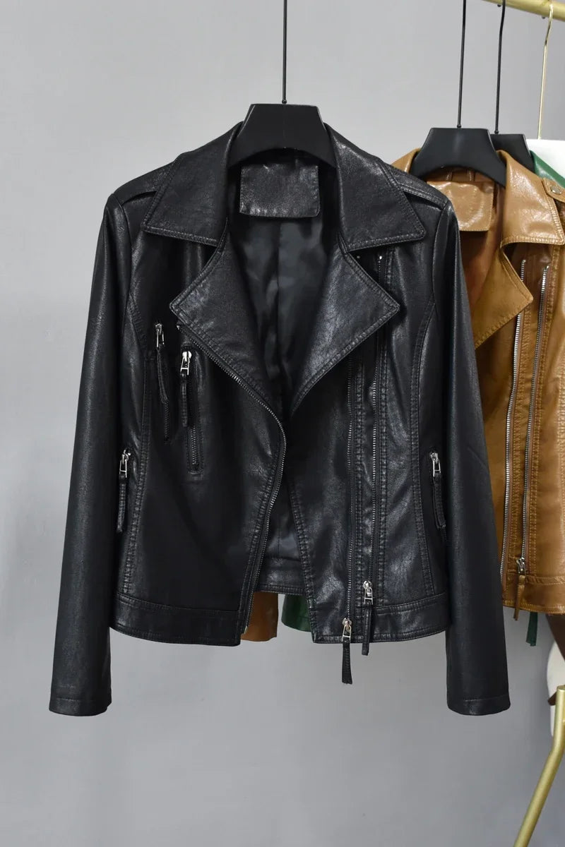 Stylish short coat made of high-quality sheepskin with a modern design for women