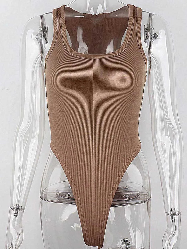Sleeveless knitted bodysuit, sexy and attractive.