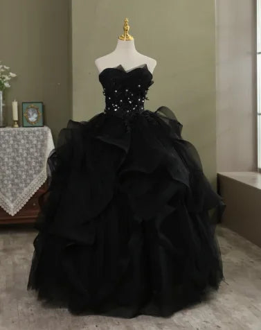 Luxurious lace quinceañera dress