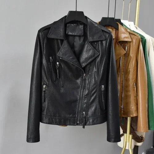 Stylish short coat made of high-quality sheepskin with a modern design for women