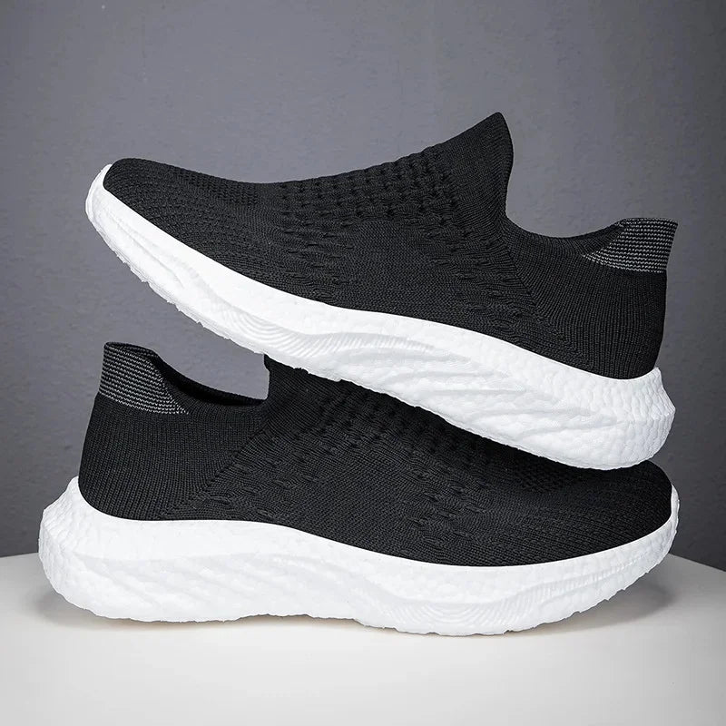 Breathable Casual Shoes For Men And Women Lightweight Sports Shoes Couple Socks EVA Material Summer Season Transpirable
