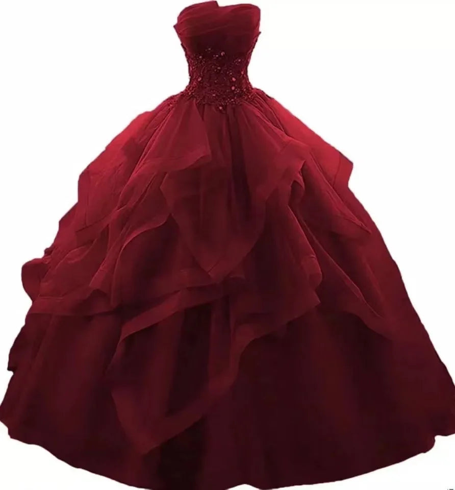Luxurious lace quinceañera dress