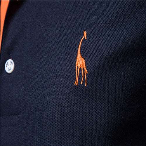 High-quality embroidered men's polo shirt with a giraffe design, suitable for summer, with short sleeves.
قميص بولو رجالي مطرز عالي الجودة بتصميم زرافة مناسب للصيف بأكمام