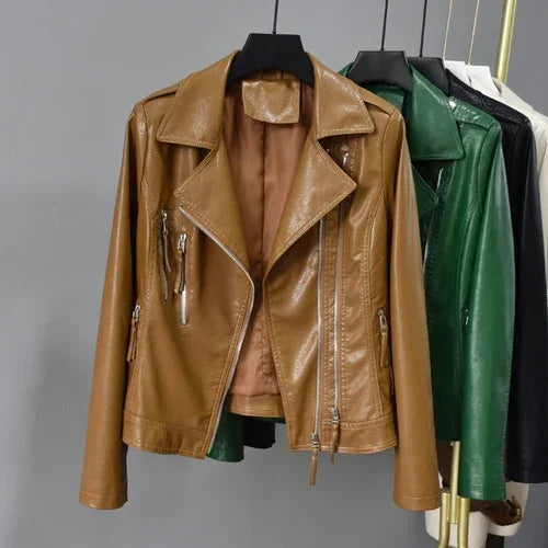 Stylish short coat made of high-quality sheepskin with a modern design for women