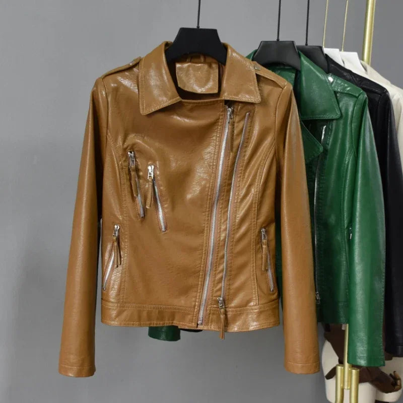 Stylish short coat made of high-quality sheepskin with a modern design for women