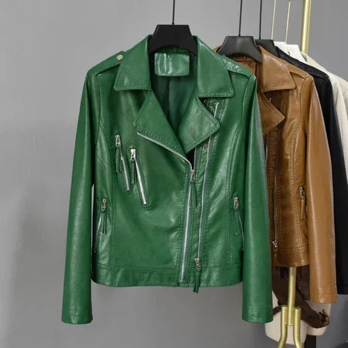Stylish short coat made of high-quality sheepskin with a modern design for women