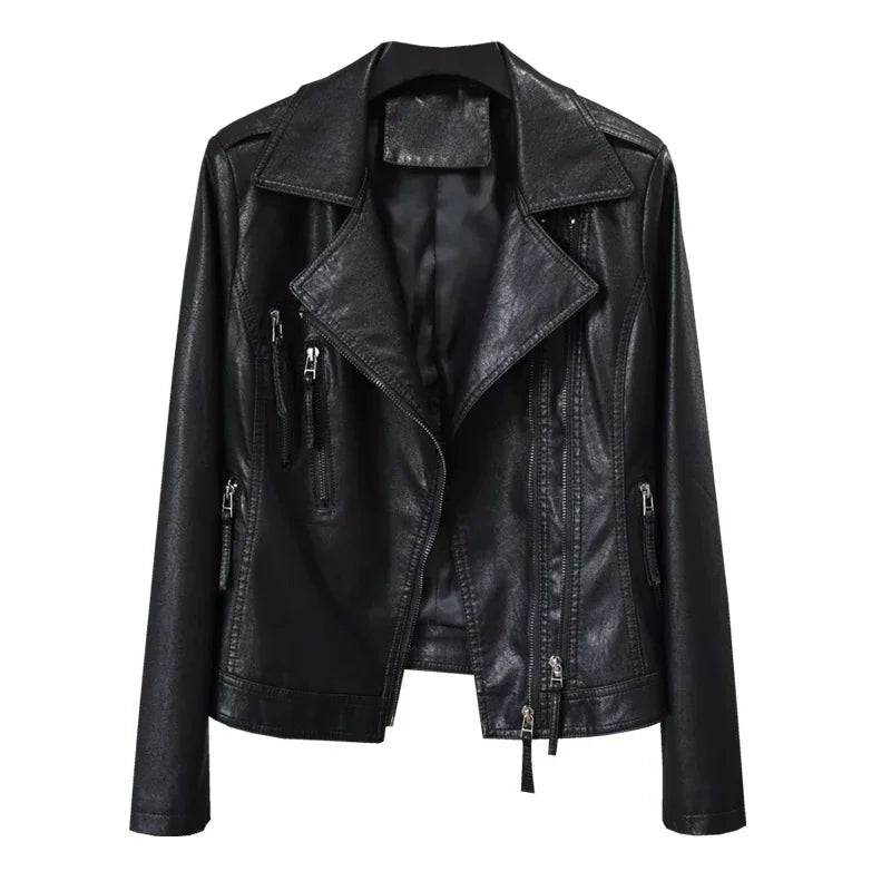Stylish short coat made of high-quality sheepskin with a modern design for women